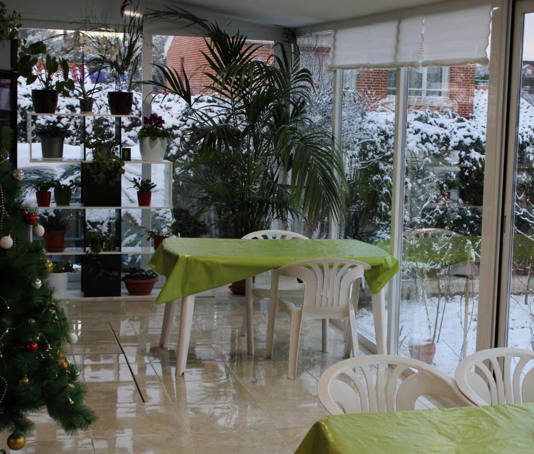 Residencial Playa Lisa Guest house *